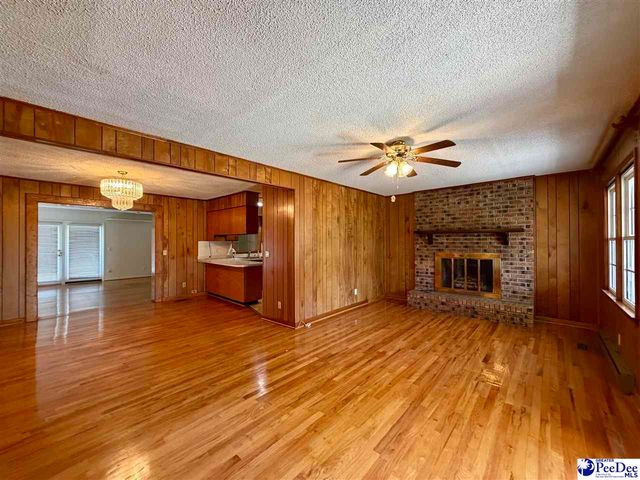 1115 N 4th Avenue, Dillon, SC 29536