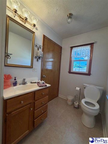 1115 N 4th Avenue, Dillon, SC 29536