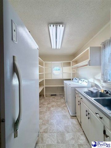 1115 N 4th Avenue, Dillon, SC 29536
