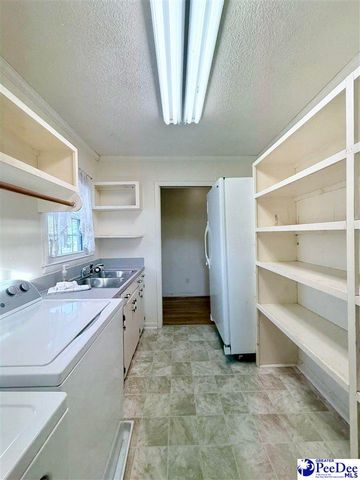1115 N 4th Avenue, Dillon, SC 29536