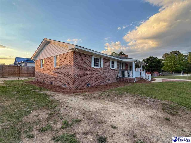 1115 N 4th Avenue, Dillon, SC 29536