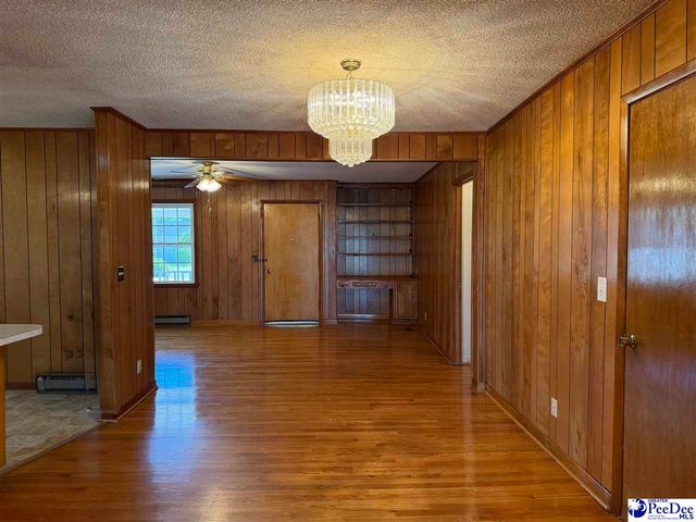 1115 N 4th Avenue, Dillon, SC 29536