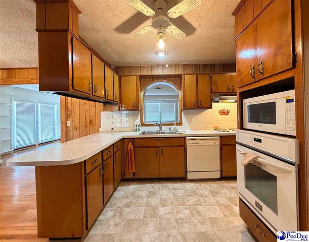 1115 N 4th Avenue, Dillon, SC 29536