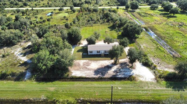 17484 NW 290 Street, Okeechobee, FL 34972