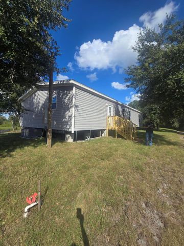 17484 NW 290 Street, Okeechobee, FL 34972