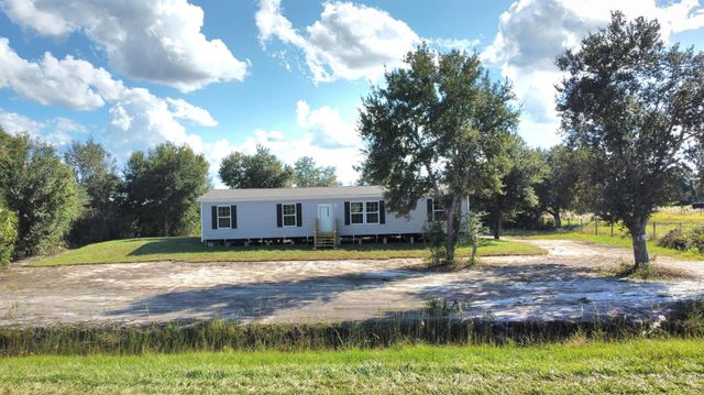 17484 NW 290 Street, Okeechobee, FL 34972