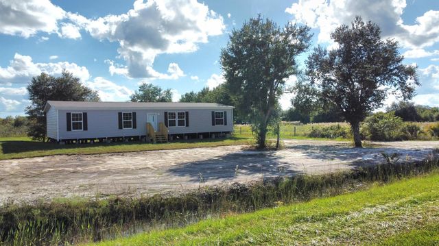 17484 NW 290 Street, Okeechobee, FL 34972