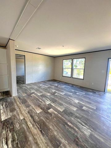 17484 NW 290 Street, Okeechobee, FL 34972