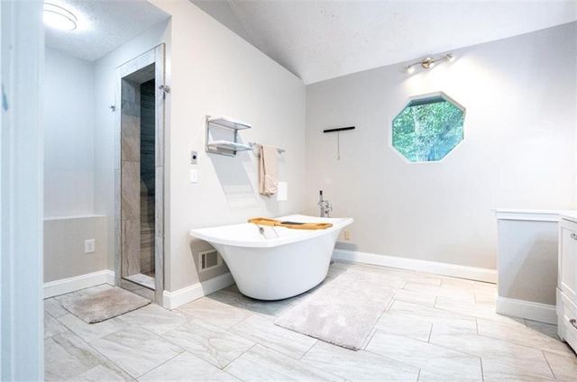 2749 Fieldstone Drive SE, Conyers, GA 30013