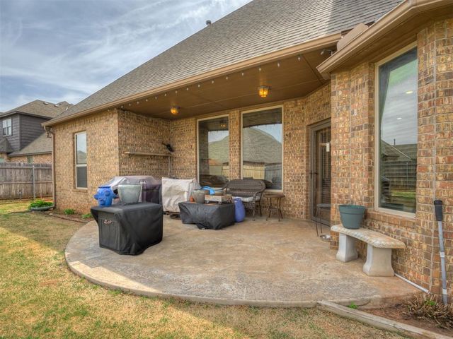 13317 NW 4th Street, Yukon, OK 73099