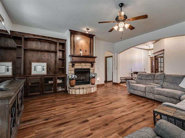 13317 NW 4th Street, Yukon, OK 73099