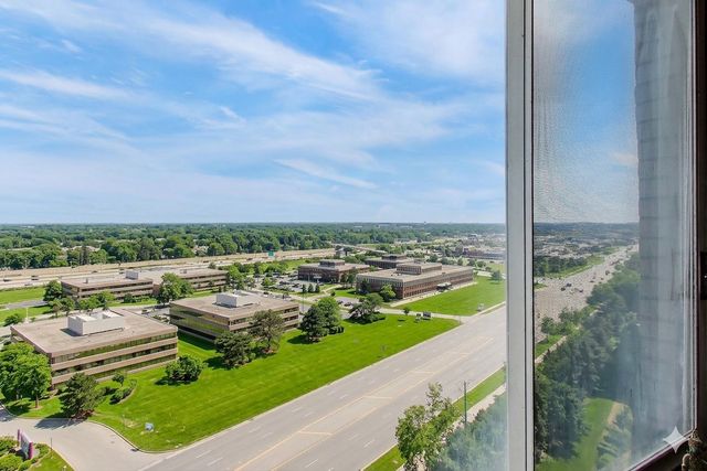 40 N Tower Road 16N, Oak Brook, IL 60523
