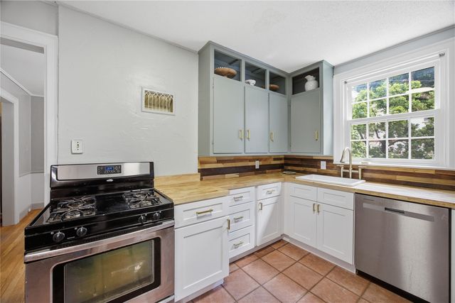 335 Forest Drive SE, Cedar Rapids, IA 52403