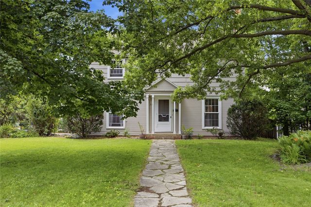 335 Forest Drive SE, Cedar Rapids, IA 52403