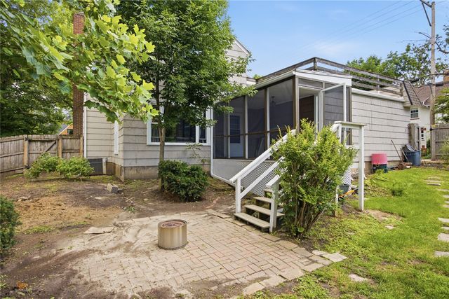 335 Forest Drive SE, Cedar Rapids, IA 52403