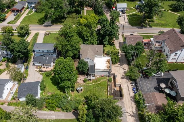 335 Forest Drive SE, Cedar Rapids, IA 52403