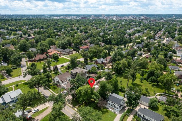 335 Forest Drive SE, Cedar Rapids, IA 52403