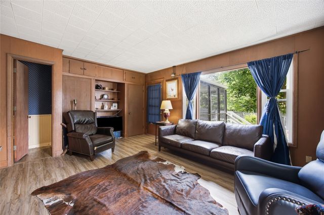 335 Forest Drive SE, Cedar Rapids, IA 52403