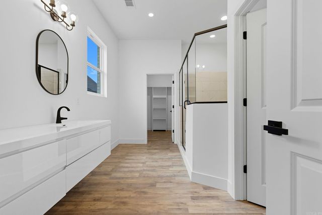 7452 Northwood Dr, Benton, AR 72019