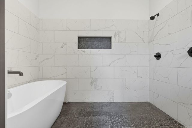 7452 Northwood Dr, Benton, AR 72019