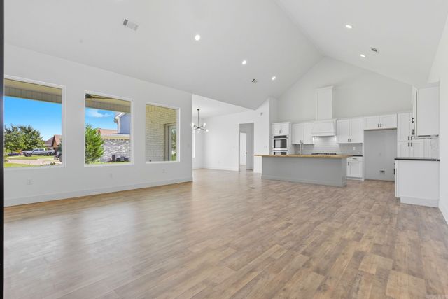 7452 Northwood Dr, Benton, AR 72019