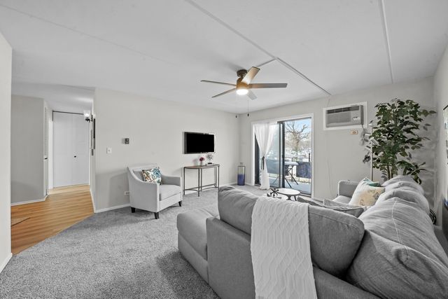 850 Des Plaines Avenue 207, Forest Park, IL 60130