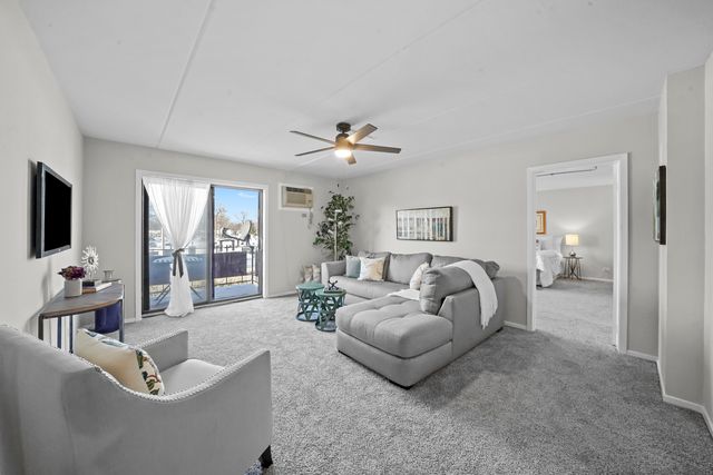 850 Des Plaines Avenue 207, Forest Park, IL 60130