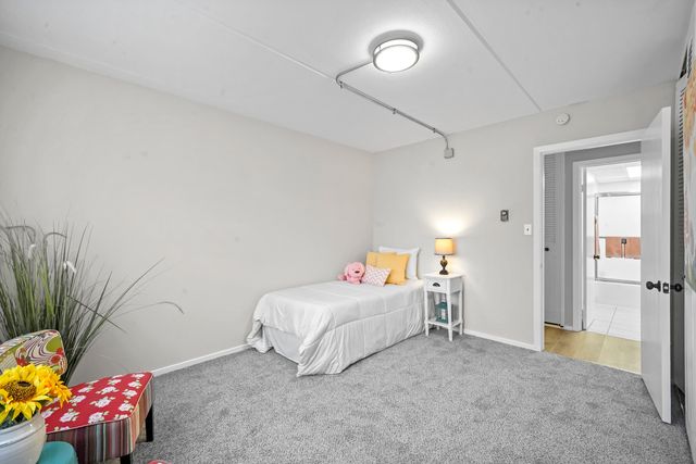 850 Des Plaines Avenue 207, Forest Park, IL 60130