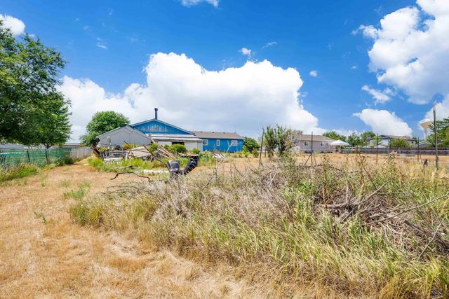 516 MEADOWLARK DR, Box Elder, SD 57719