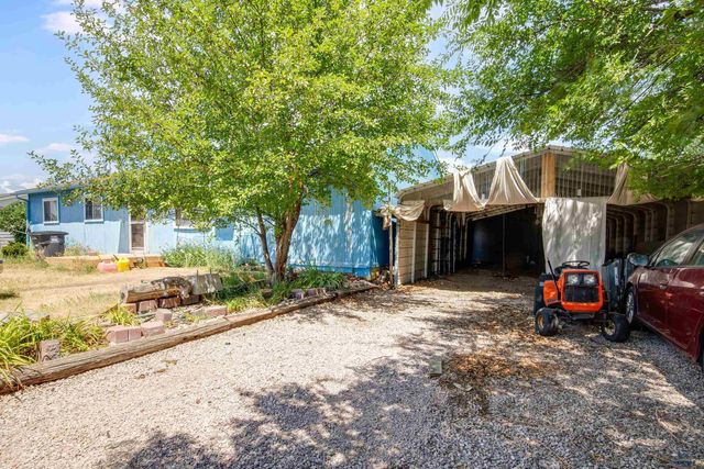 516 MEADOWLARK DR, Box Elder, SD 57719