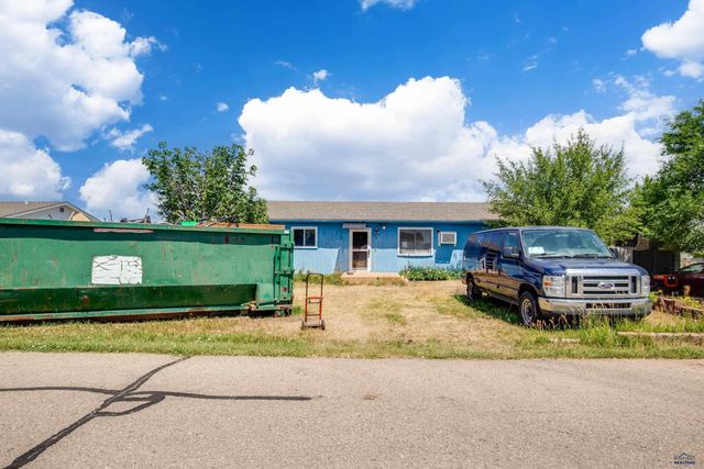 516 MEADOWLARK DR, Box Elder, SD 57719