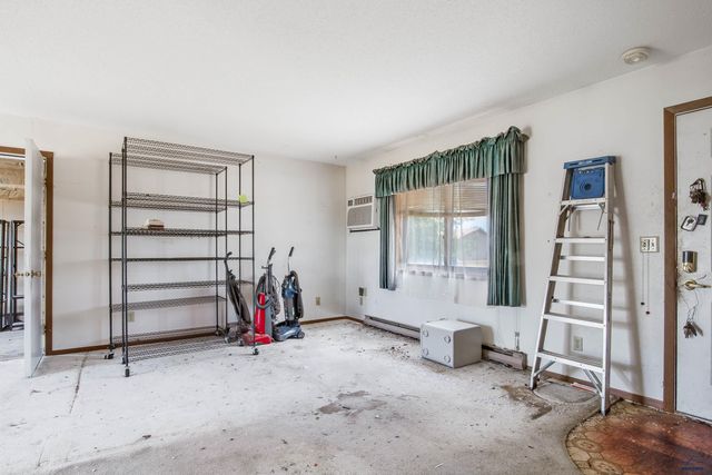 516 MEADOWLARK DR, Box Elder, SD 57719