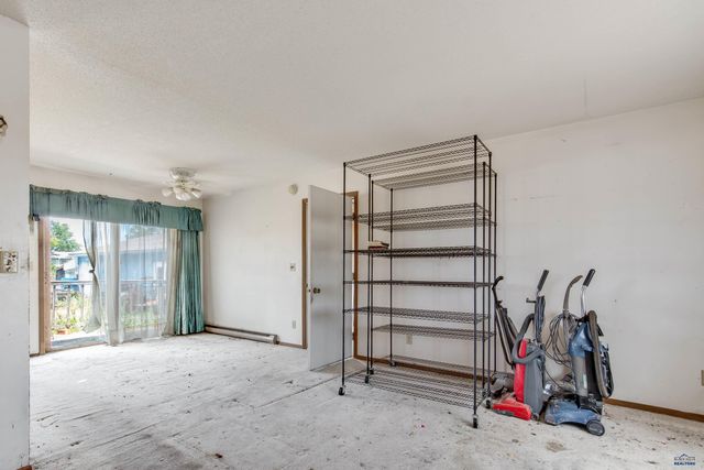 516 MEADOWLARK DR, Box Elder, SD 57719
