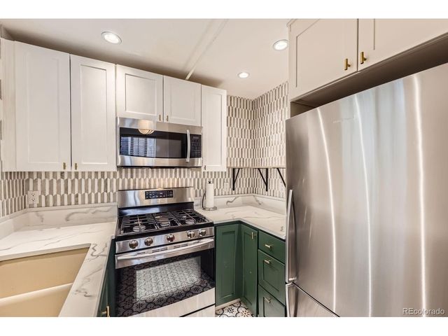 2233 Kearney St 19, Denver, CO 80207