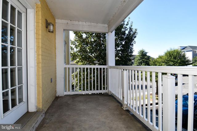 4127 S FOUR MILE RUN DRIVE DR #304, Arlington, VA 22204
