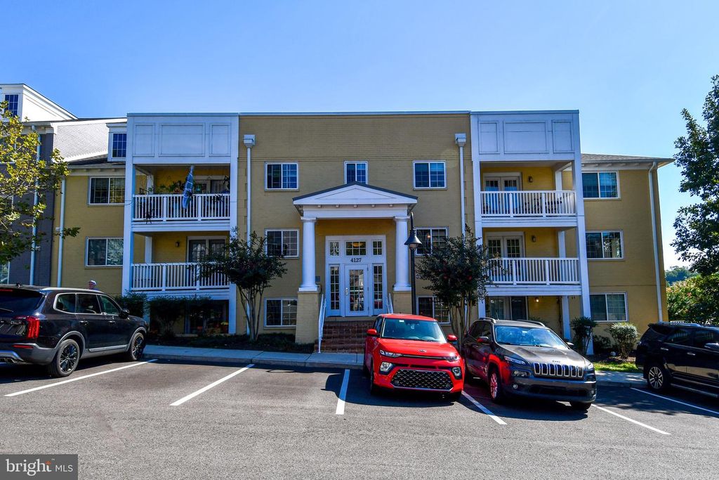4127 S FOUR MILE RUN DRIVE DR #304, Arlington, VA 22204