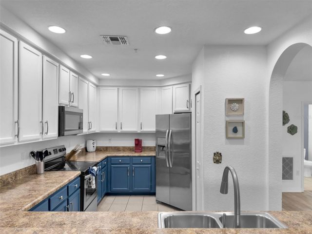 9051 TREASURE TROVE LANE 301, Kissimmee, FL 34747