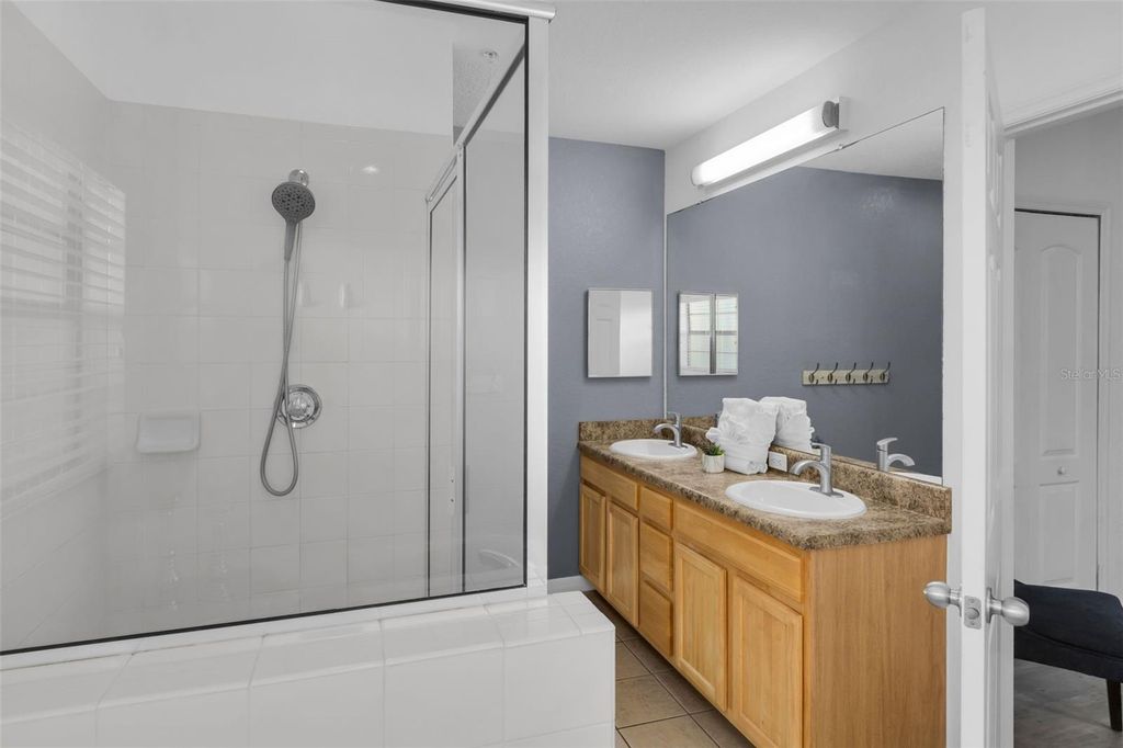 Image 18 of property listing at 9051 TREASURE TROVE LANE 301, Kissimmee, FL 34747