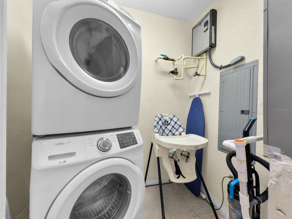 Image 24 of property listing at 9051 TREASURE TROVE LANE 301, Kissimmee, FL 34747