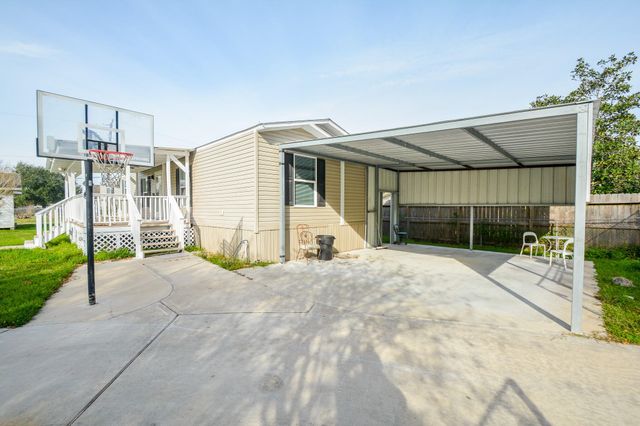 3610 Alice Street, Fresno, TX 77545