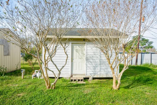 3610 Alice Street, Fresno, TX 77545