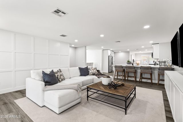 3840 E MULBERRY Drive, Phoenix, AZ 85018