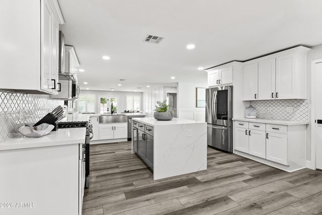 3840 E MULBERRY Drive, Phoenix, AZ 85018