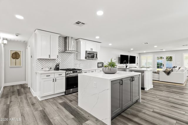 3840 E MULBERRY Drive, Phoenix, AZ 85018
