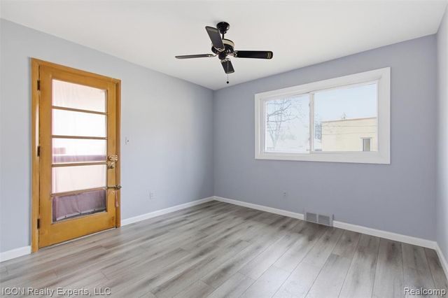 24351 Kipling Street, Oak Park, MI 48237