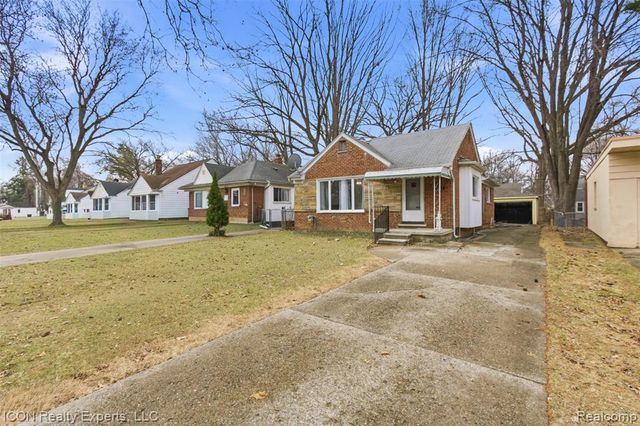 24351 Kipling Street, Oak Park, MI 48237