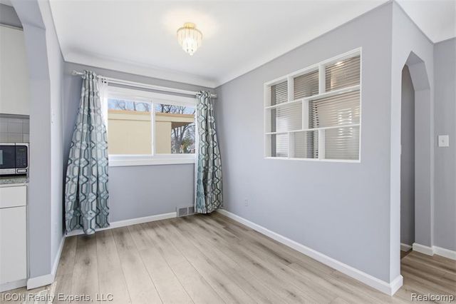 24351 Kipling Street, Oak Park, MI 48237