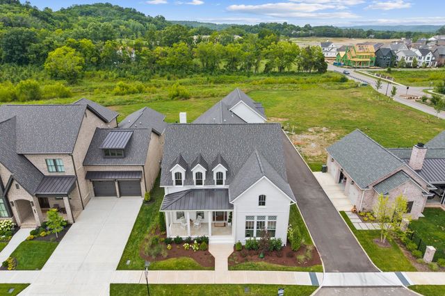 1304 McQuiddy Rd, Nashville, TN 37221