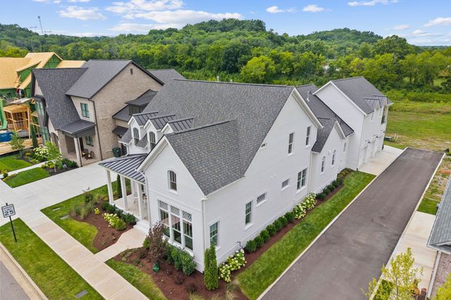 1304 McQuiddy Rd, Nashville, TN 37221