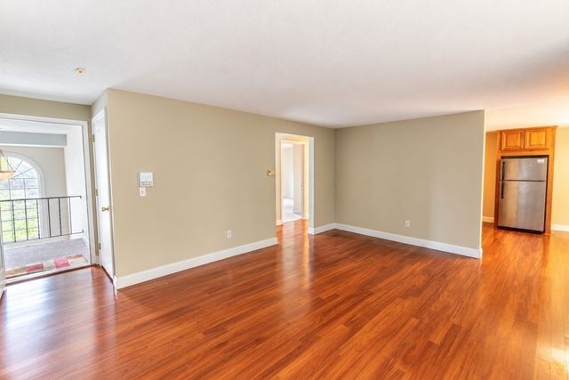2320 Skyline Dr 18, Lowell, MA 01854